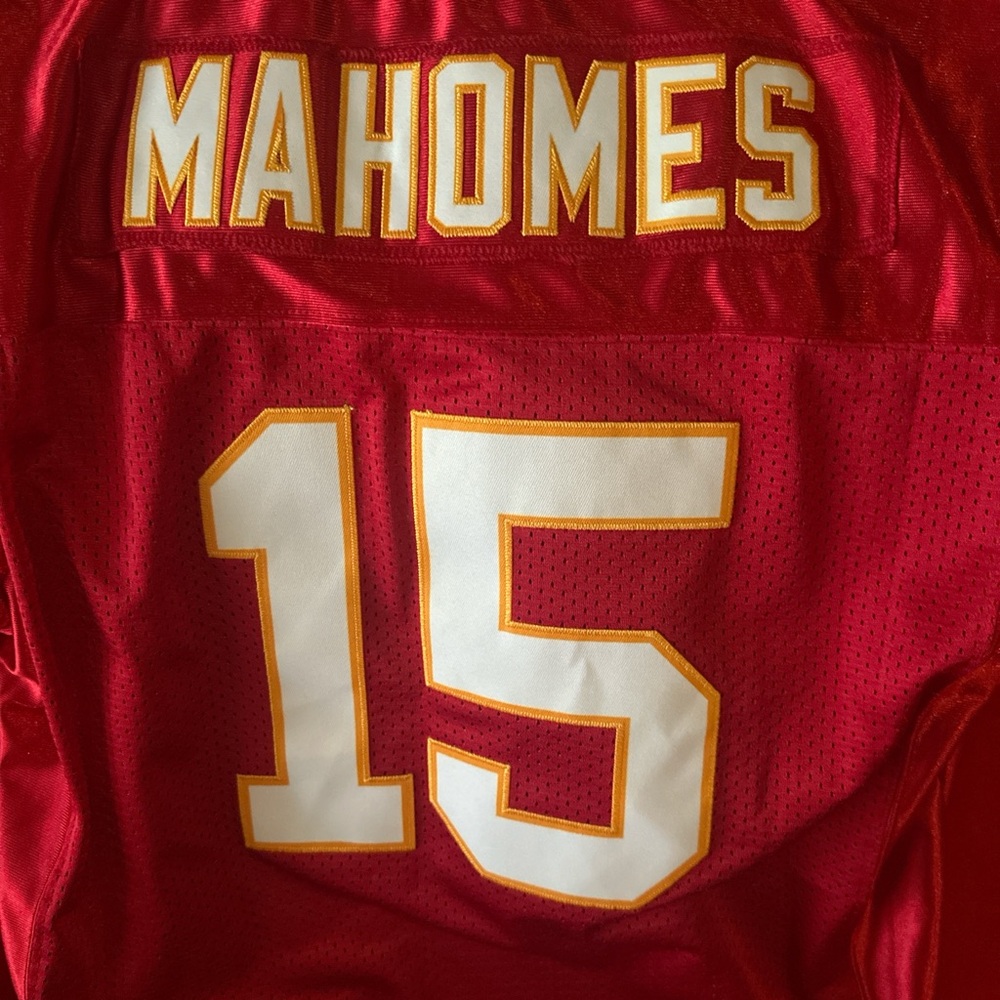 Red Football Jersey with Number 15 Mahomes